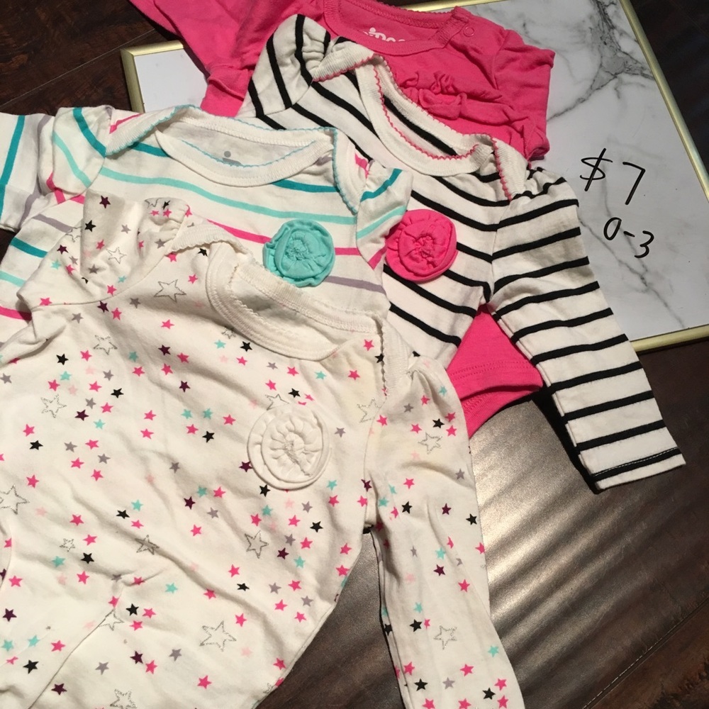 Set of onsies